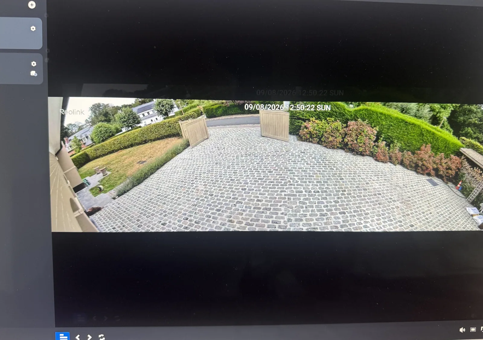 Vue panoramique à 180° restituée par la caméra double objectif