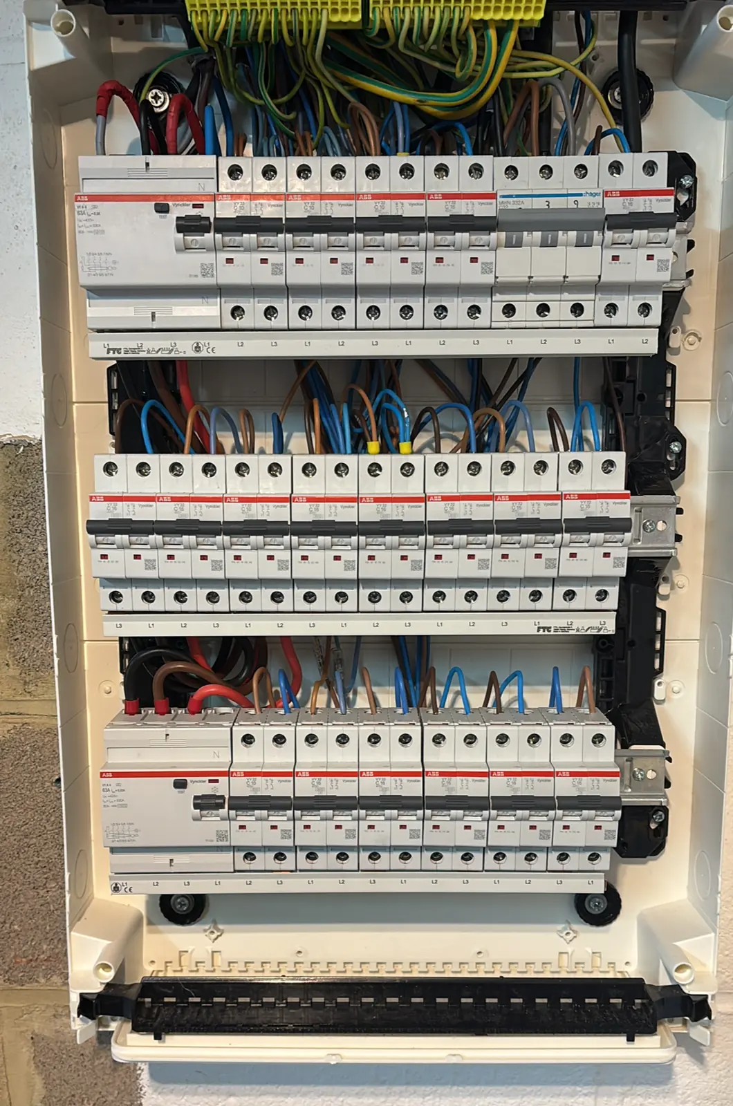 Tableau électrique neuf après mise en conformité