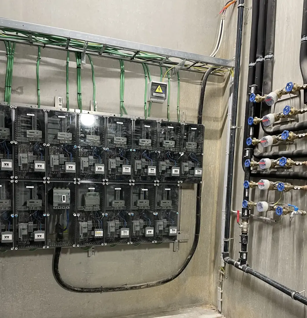 Local technique de l'immeuble avec le coffret de comptage